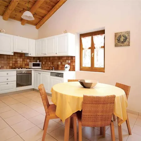 Вилла Markantonata Sleeps 4 Air Con Wifi *